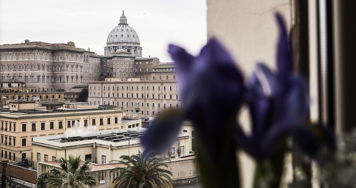 Others St. Peter Bed in Rome