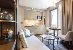 Lainnya 5 Noble22 Suites