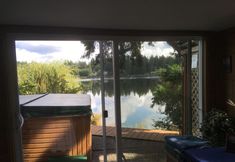 Lainnya 2 Cottage Lake Bed and Breakfast