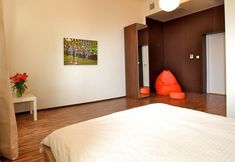 Others 6 Grampa's Hostel