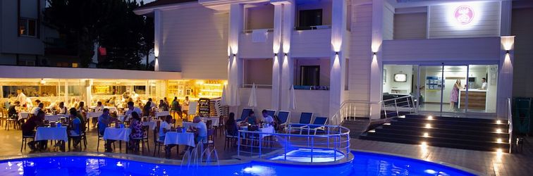 Lain-lain Emily Rose Hotel