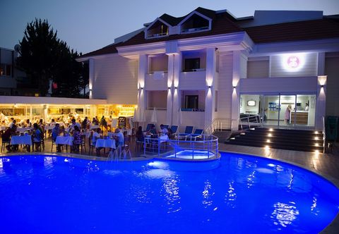 Lain-lain Emily Rose Hotel