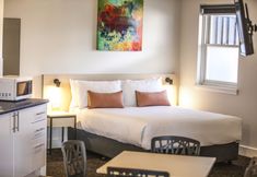 Others 7 Nightcap at Glengala Hotel