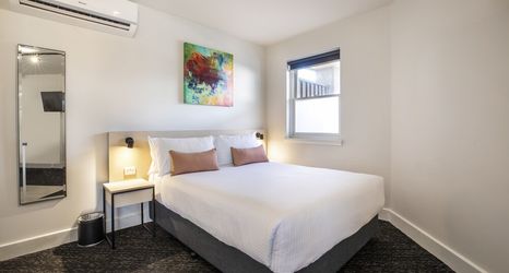 Others 2 Nightcap at Glengala Hotel