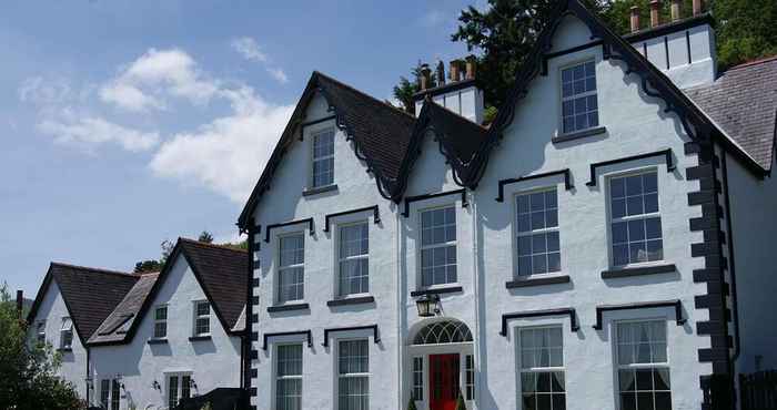 Lainnya Coed Mawr Hall