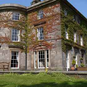 Primary image1Shaw Hill Golf Resort & Spa Hotel,Owl and Bird Of Prey Sanctuary飯店