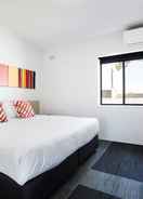 Primary image Villawood Hotel