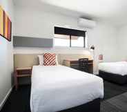 Lainnya 7 Villawood Hotel