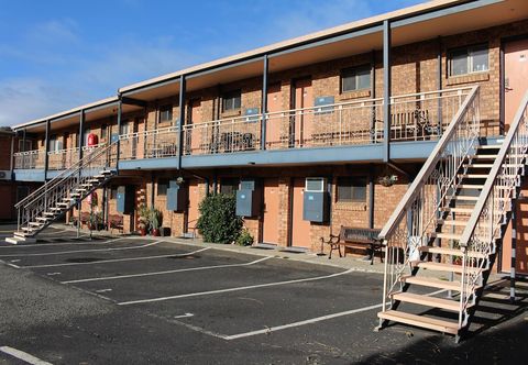Others Bridge View Motel