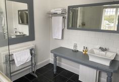 其他 6 Castle Hotel