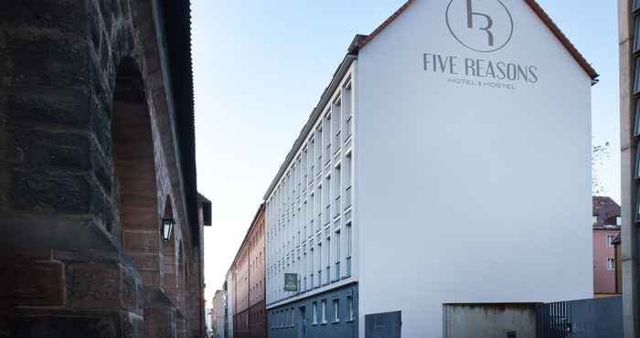 Lainnya Five Reasons Hotel & Hostel