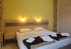 Others 2 Albatros Studios & Apartments