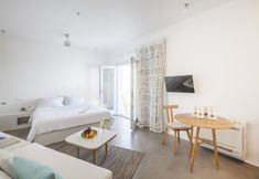 Others 6 Santorini Heights