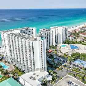 Primary image1Pelican Beach Resort by Panhandle Getaways,Phoenix公寓