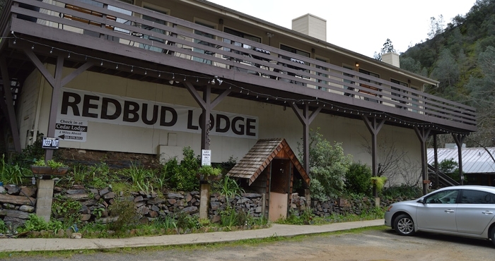 อื่นๆ Red Bud Lodge