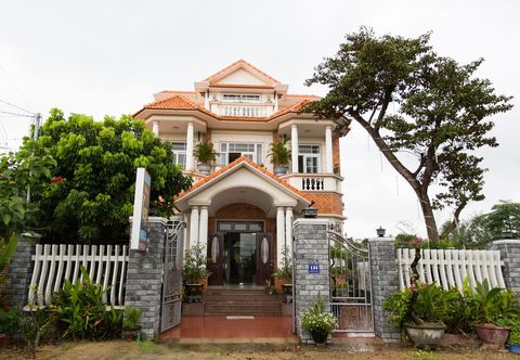 อื่นๆ Beautiful Moon Hoi An Villa