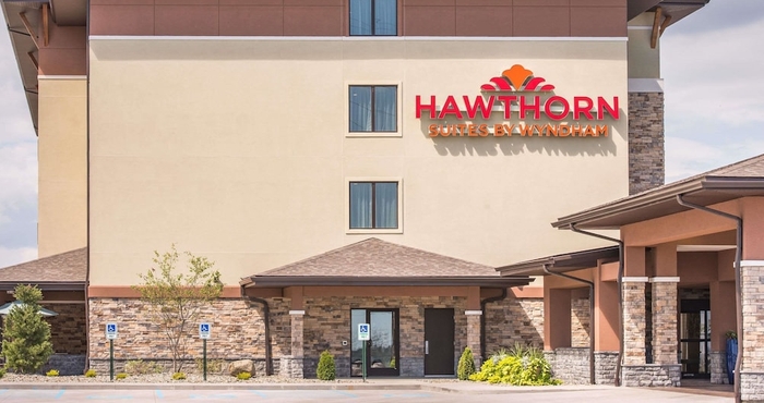 อื่นๆ Hawthorn Suites by Wyndham St Clairsville