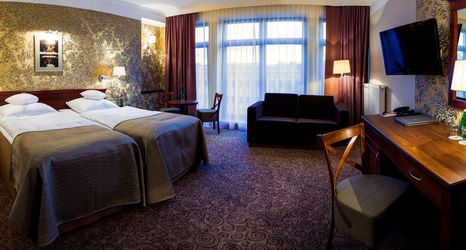 기타 2 Hotel Esperanto