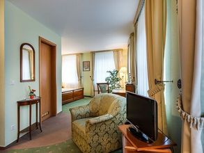 Others 4 Hotel zur Burg