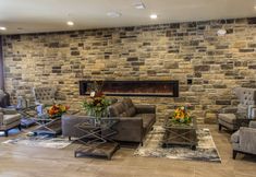 Lain-lain 7 Cobblestone Hotel & Suites – Chippewa Falls