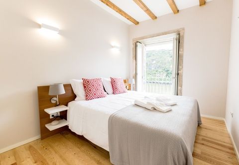 Others Oporto Trendy River