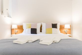 Others 4 Oporto Trendy River