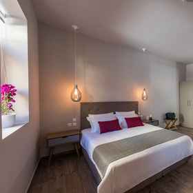 Primary image 1 ブルーベル ラグジュアリー スイーツ, ミトロポレオス広場 ホテル