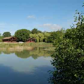 Primary image1Watermeadow Lakes & Lodges,Haselbury Plucknett飯店