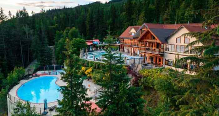 Khác Halcyon Hot Springs Resort