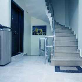 Interior entrance 1 Golden Saray Apart, Khách sạn Ozi Pizza & Pasta