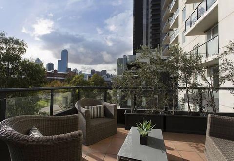 Others Platinum Apartments on Whiteman St