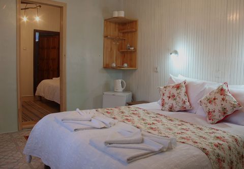 Lainnya Esralina Pension