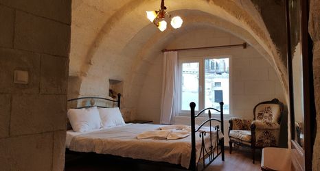 Others 2 Whisper Cave House