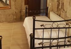 Others 3 Whisper Cave House