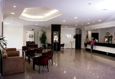 อื่นๆ 2 Elysee Hotel