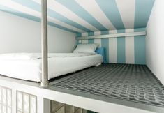 기타 3 Apartments Factory