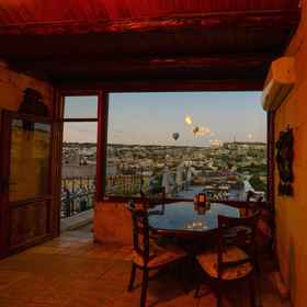 Primary image 1 Vineyard Cave Hotel, Hotel Topdeck Cave