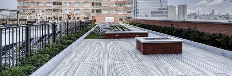 อื่นๆ Global Luxury Suites at Newport