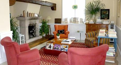 Others 2 La Casona Azul