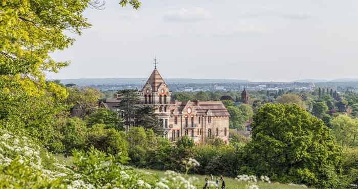 Others The Petersham