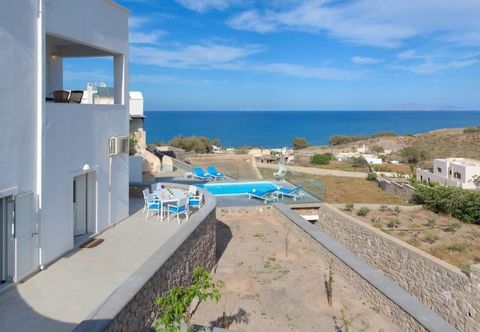 Others Queen of Santorini