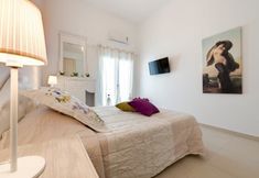 Others 3 Queen of Santorini