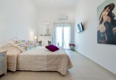 Others 6 Queen of Santorini