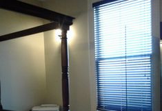 Others 4 Shooters Saloon Bar Hotel & Cabins