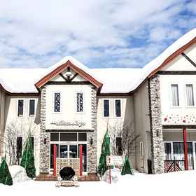 Primary image 1 Petit Hotel Blaneneige, Hotel Ninguru Cafe