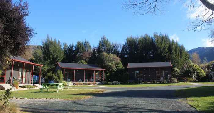 Others The Barn Cabins & Camping - Hostel