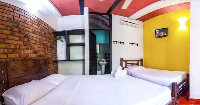 อื่นๆ Aluna Hostel B&B