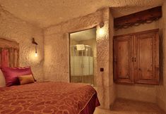 Others 6 The Owl Cave Hotel