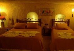 Others 3 King Cave Hotel by Traveller's