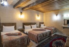 Others 6 In Stone House